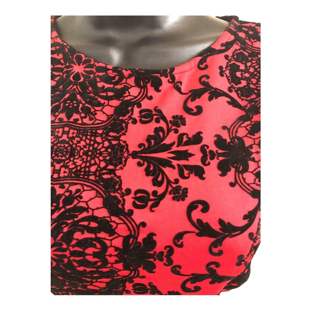Red black floral embroidered lace back peplum fitted dress size small brand new - Picture 13 of 16
